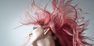 Jak przestać niszczyć włosy? - kilka typowych praktyk pielęgnacji włosów