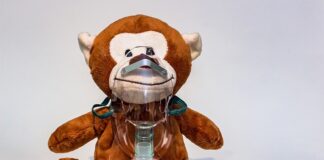 Czy maskę nakłada się na całe włosy?