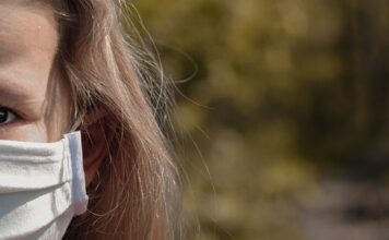 O jakiej porze dnia robić maseczki na twarz?