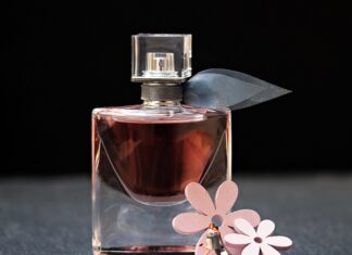 Jak prawidłowo używać perfum?