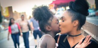 Jak zrobić afro loki w domu?