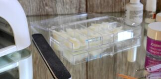 Jak samemu przykleić tipsy? Jak samemu przykleić tipsy?