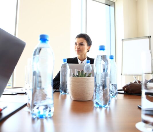 Jak zoptymalizować koszty zakupu wody dla firmy? Jak zoptymalizować koszty zakupu wody dla firmy